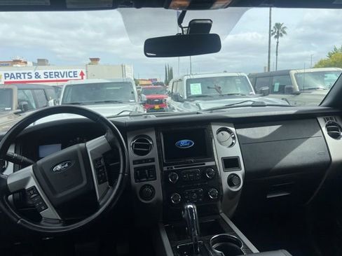 Used 2017 Ford Expedition Limited AWD/4WD image 7