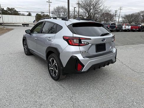 Used 2024 Subaru Crosstrek 2.0i Premium image 3