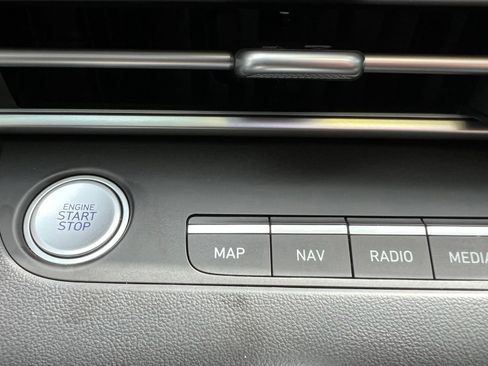 Used 2023 Hyundai Elantra Limited FWD image 38