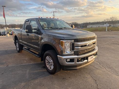 Used 2019 Ford F350 XLT image 4