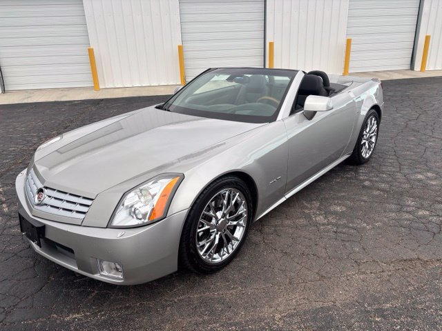 Used 2007 Cadillac XLR RWD image 8