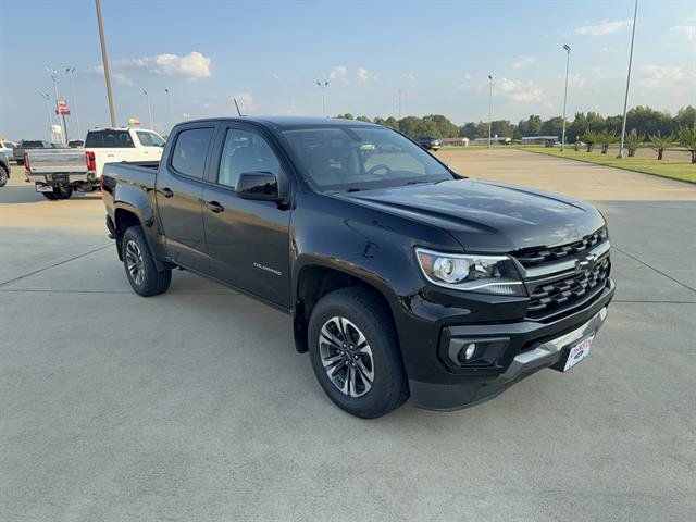 Used 2021 Chevrolet Colorado Z71 AWD/4WD image 2