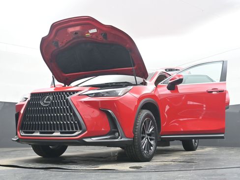 Used 2025 Lexus NX 250 FWD w/ Premium Package image 38