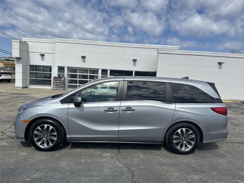 Used 2023 Honda Odyssey EX-L image 2