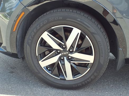 Used 2023 Kia Sorento S FWD image 29