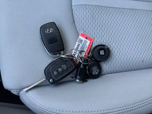 Used 2016 Hyundai Sonata SE FWD image 17