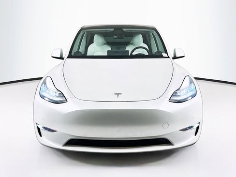 Used 2021 Tesla Model Y Long Range AWD/4WD image 2