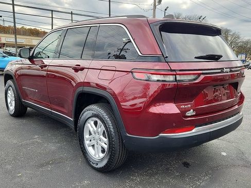 Used 2023 Jeep Grand Cherokee Laredo AWD/4WD image 4