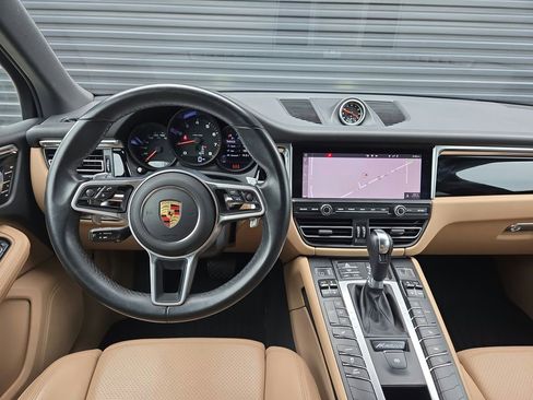 Certified 2021 Porsche Macan AWD/4WD image 8