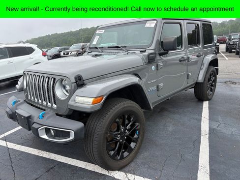 Used 2023 Jeep Wrangler Unlimited Sahara w/ Cold Weather Group AWD/4WD image 8