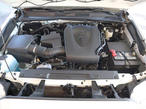 Used 2022 Toyota Tacoma SR5 image 12