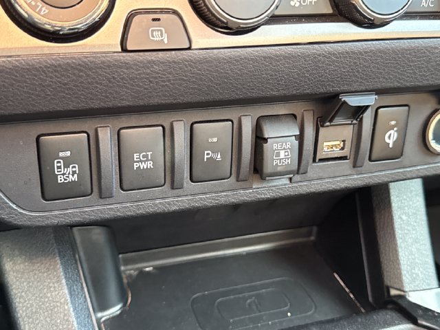Used 2023 Toyota Tacoma Limited AWD/4WD image 42