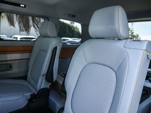 New 2025 Volkswagen ID. Buzz 1st Edition image 31