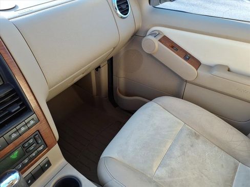 Used 2010 Ford Explorer Eddie Bauer image 26