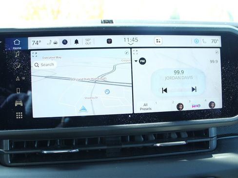 Used 2025 Jeep Wrangler Unlimited Rubicon w/ Technology Group image 29