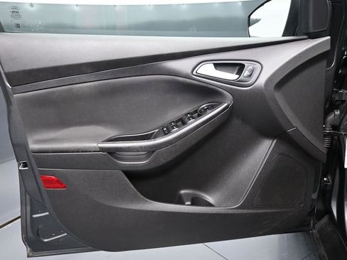 Used 2017 Ford Focus SE FWD image 10