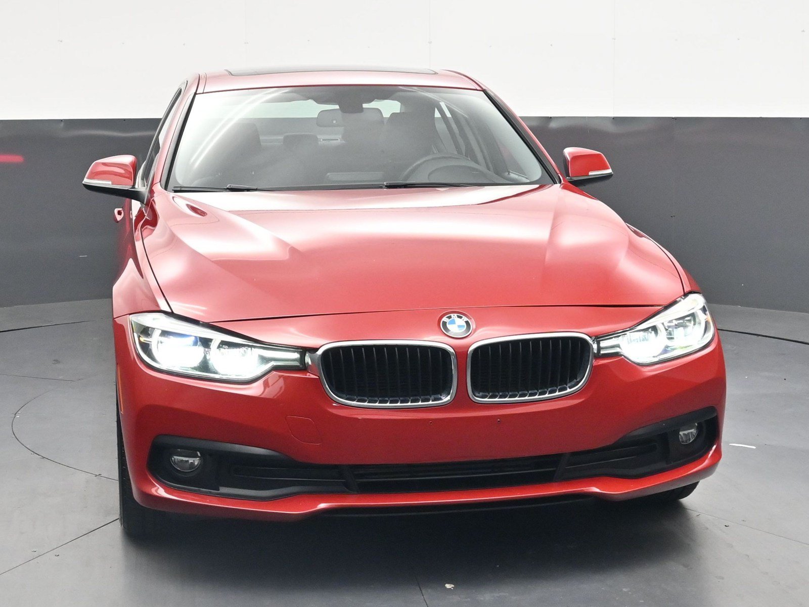 Used 2018 BMW 320i Sedan w/ Convenience Package RWD image 9