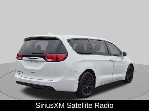 Used 2019 Chrysler Pacifica Touring Plus w/ S Appearance Package FWD image 6