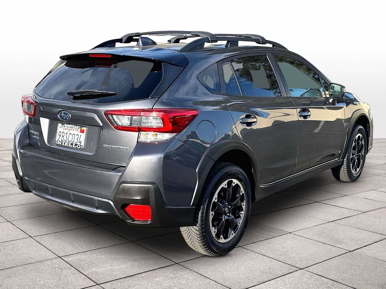 Used 2022 Subaru Crosstrek 2.0i Premium AWD/4WD image 16