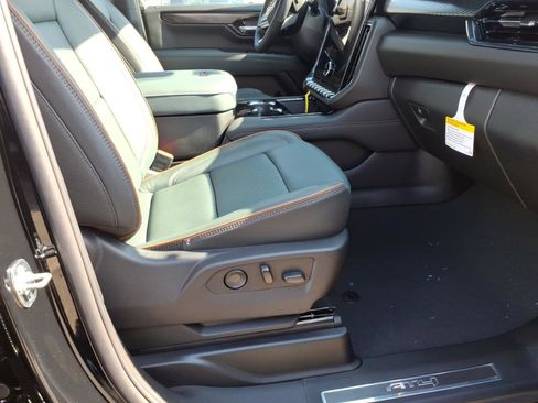 New 2026 GMC Yukon XL AT4 image 7