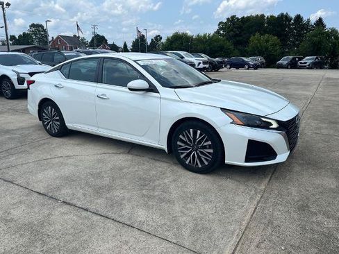 Certified 2023 Nissan Altima 2.5 SV FWD image 7