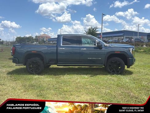 New 2026 GMC Sierra 2500 Denali w/ Denali Reserve Package AWD/4WD image 8
