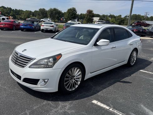 Used 2014 Hyundai Equus Signature RWD image 3