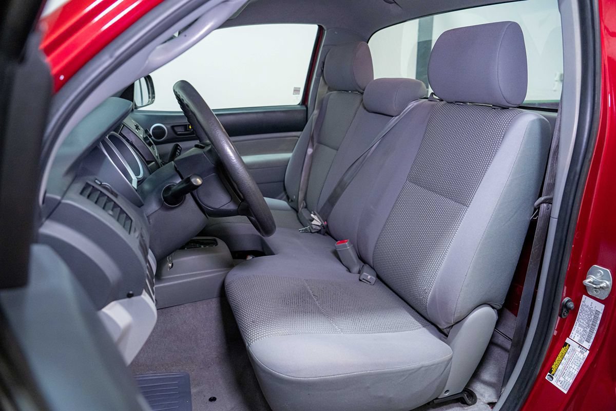 Used 2018 Toyota Corolla LE FWD image 6