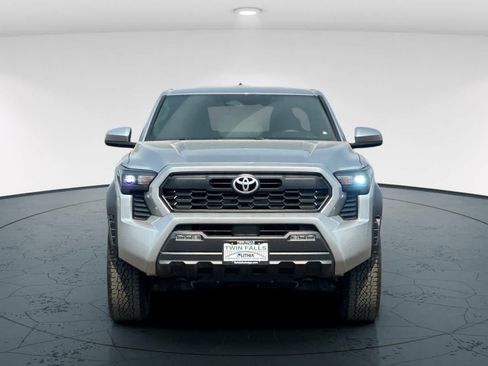Used 2024 Toyota Tacoma TRD Off-Road AWD/4WD image 10