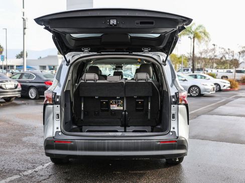 Certified 2024 Toyota Sienna LE image 24