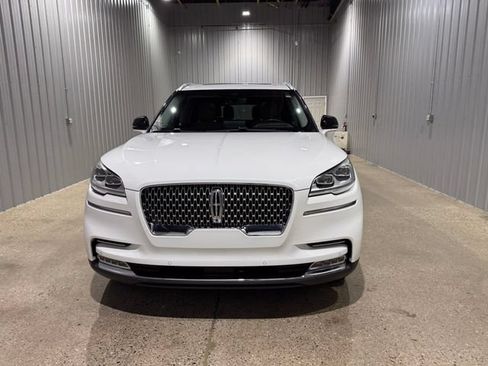 Used 2021 Lincoln Aviator Reserve w/ Equipment Group 202A AWD/4WD image 3