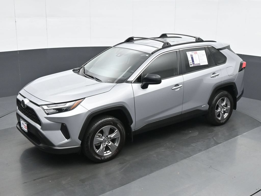 Used 2025 Toyota RAV4 LE AWD/4WD image 17