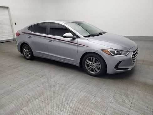 Used 2017 Hyundai Elantra SE image 11