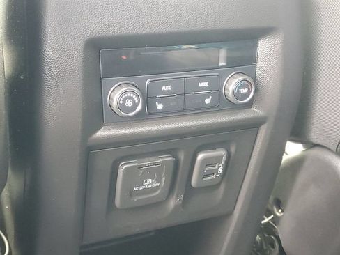 Used 2019 Chevrolet Traverse Premier AWD/4WD image 40
