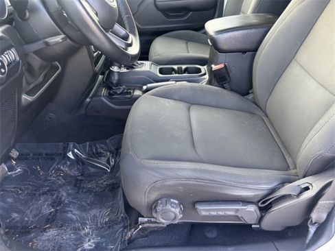Used 2021 Jeep Gladiator Sport image 9