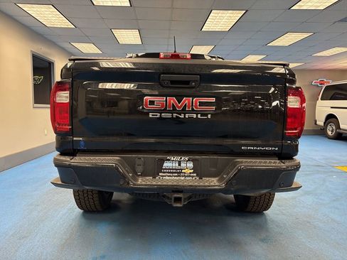Used 2023 GMC Canyon Denali AWD/4WD image 8