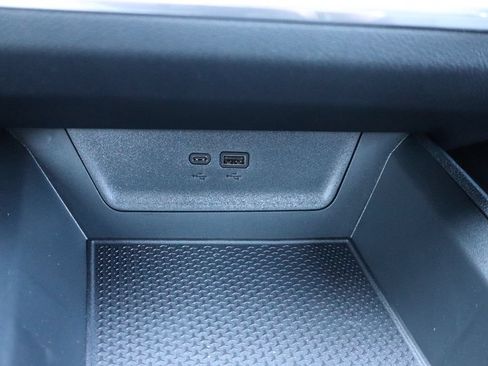 New 2027 Chevrolet Equinox LT w/ Convenience Package II FWD image 21