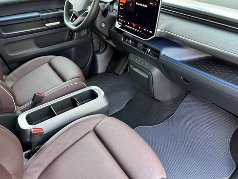 New 2025 Volkswagen ID. Buzz Pro S image 16