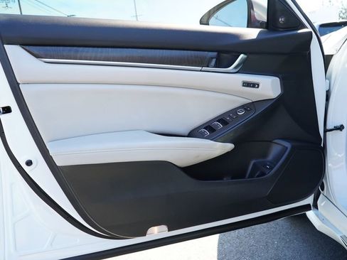 Used 2018 Honda Accord EX-L image 21
