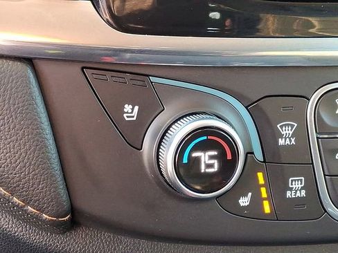 Used 2020 Chevrolet Traverse Premier image 25