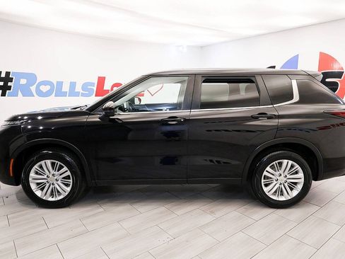 Used 2024 Mitsubishi Outlander ES AWD/4WD image 2