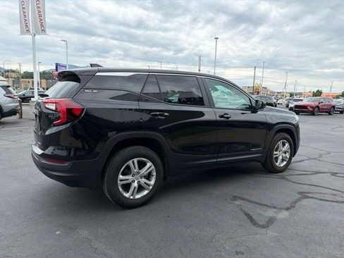Used 2024 GMC Terrain SLE AWD/4WD image 4