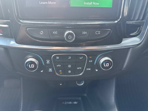 Used 2022 Chevrolet Traverse LT AWD/4WD image 27