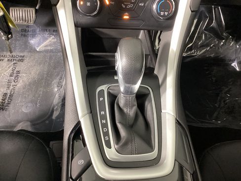 Used 2014 Ford Fusion SE FWD image 26