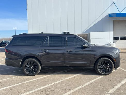 Used 2025 Lincoln Navigator L Reserve w/ Jet Appearance Package image 7