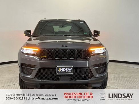 New 2025 Jeep Grand Cherokee Altitude AWD/4WD image 3