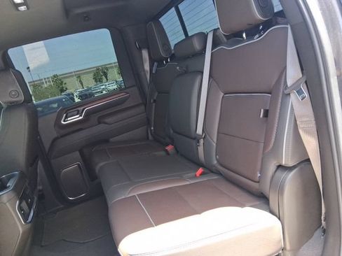 Used 2024 GMC Sierra 2500 Denali w/ Denali Reserve Package AWD/4WD image 16