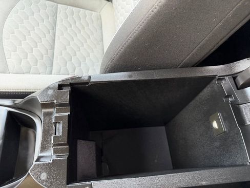 Used 2020 Chevrolet Equinox LT image 30