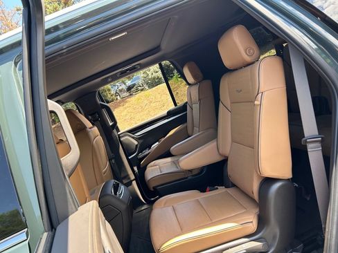 Used 2025 Cadillac Escalade Premium Luxury RWD image 49