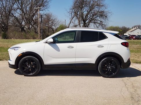 Used 2024 Buick Encore GX Sport Touring image 4